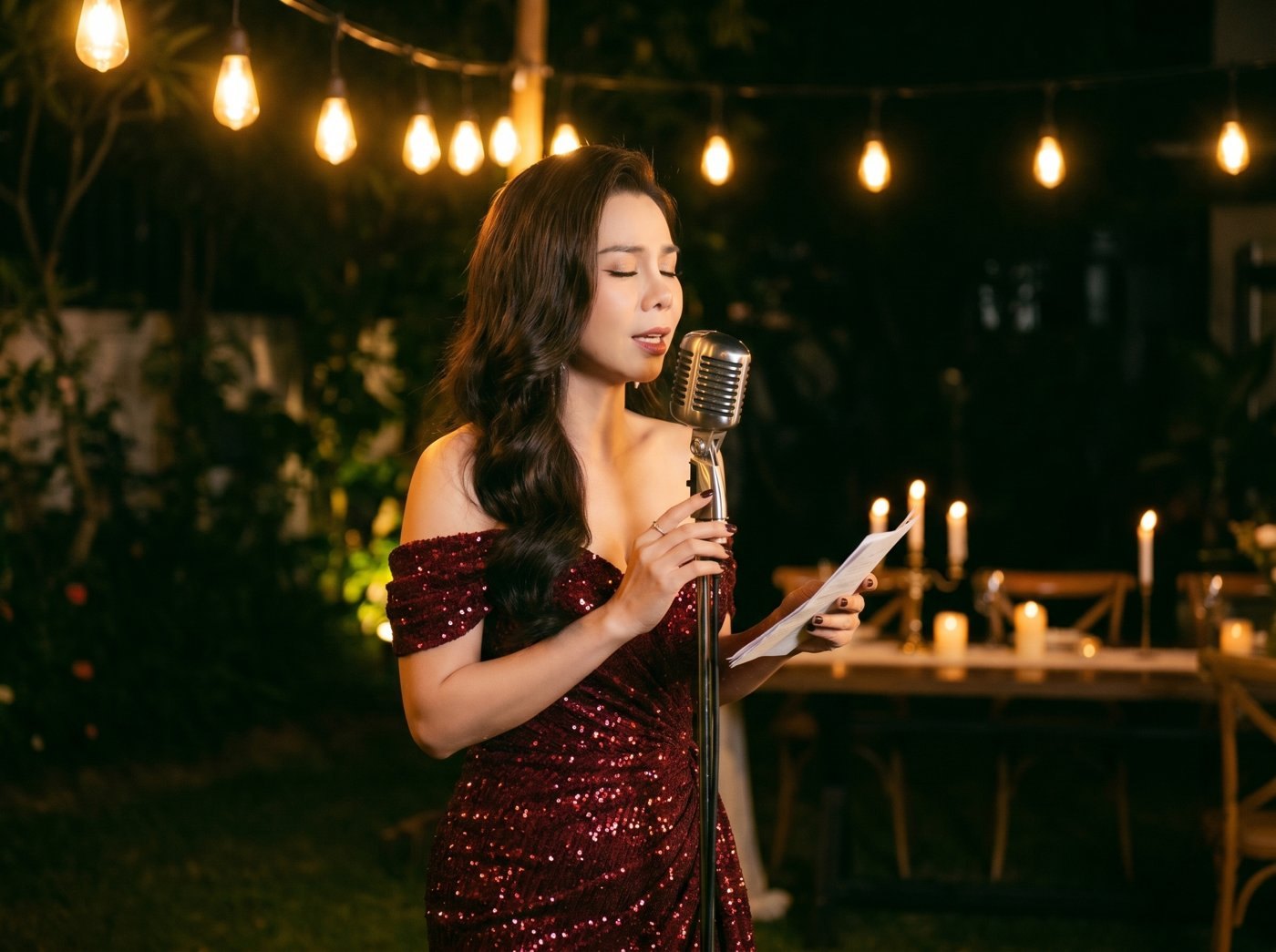 Thy Trần on stage